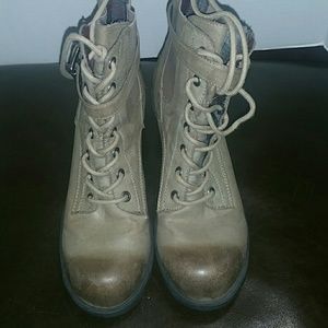 WOMEN'S COCONUT ANKLE BOOTS SZ.8